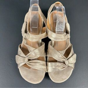 Clarks artisan leather sandals 9